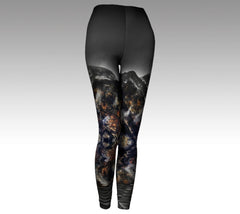 Smokey Grey Legging with Pyramid Mountain in Jasper